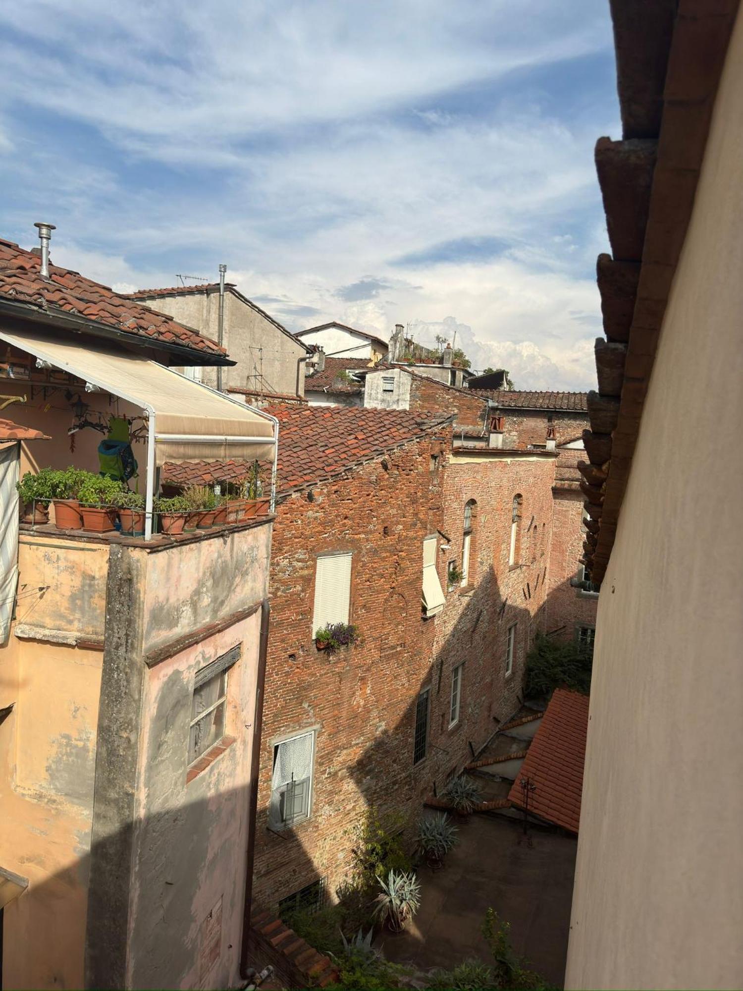 La Casa Del Galletto - At The Top Of The City Lucca Exterior photo